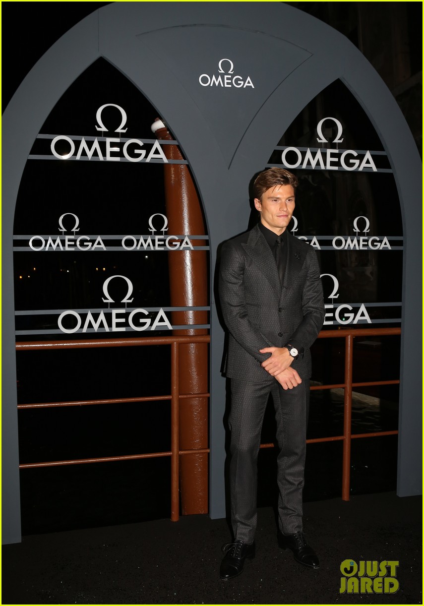 eddie redmayne wife hannah attend an omega watch party in venice 123979380