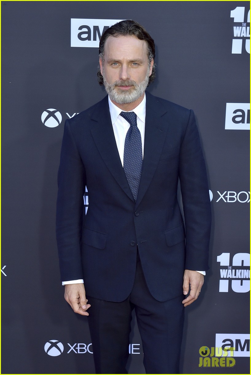 norman reedus andrew lincoln the walking dead cast celebrate 100th episode 023976517