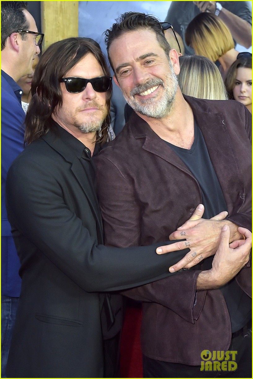 norman reedus andrew lincoln the walking dead cast celebrate 100th episode 77