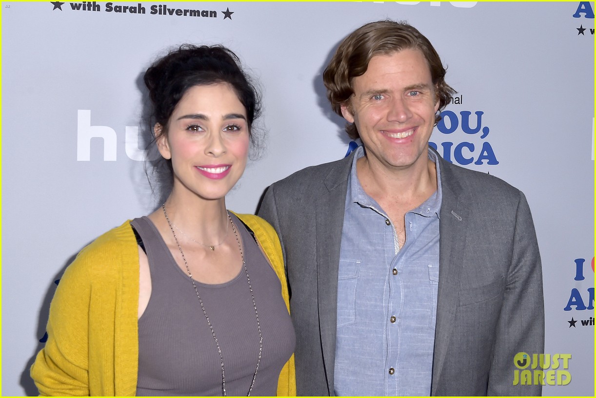 sarah silverman gets support from boyfriend michael sheen at i love you america 06
