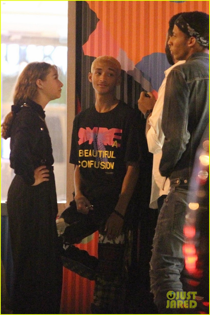 jaden smith enjoys night out with friensd in weho 033974917