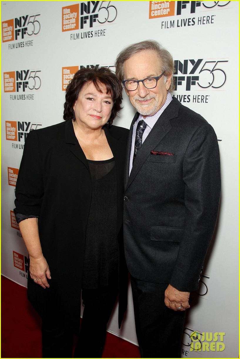 steven spielberg wife kate attend the premiere of spielberg in nyc 093968869