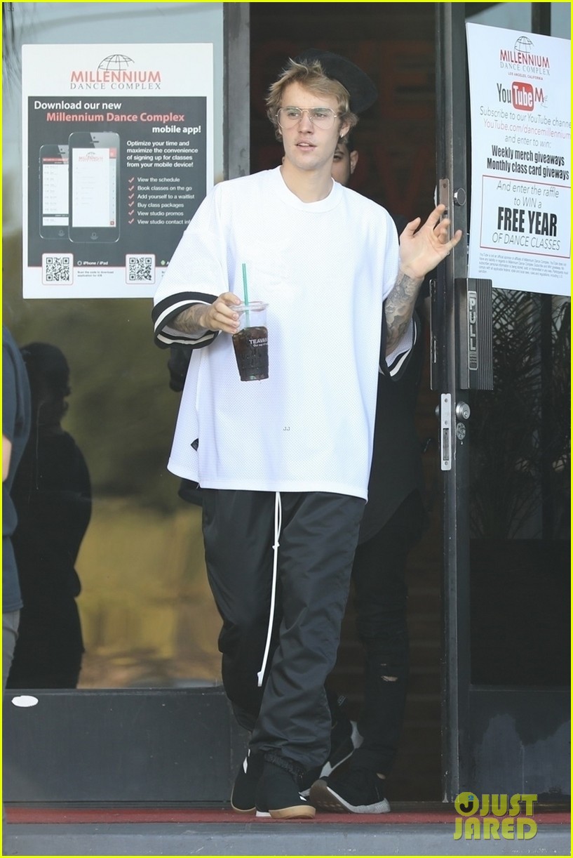 justin bieber works up a sweat at morning dance class 04