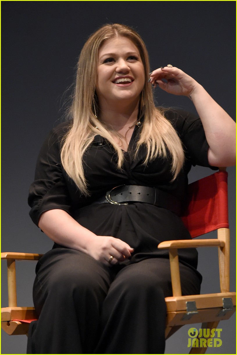 kelly clarkson says she was drunk at her from justin to kelly premiere 053981568