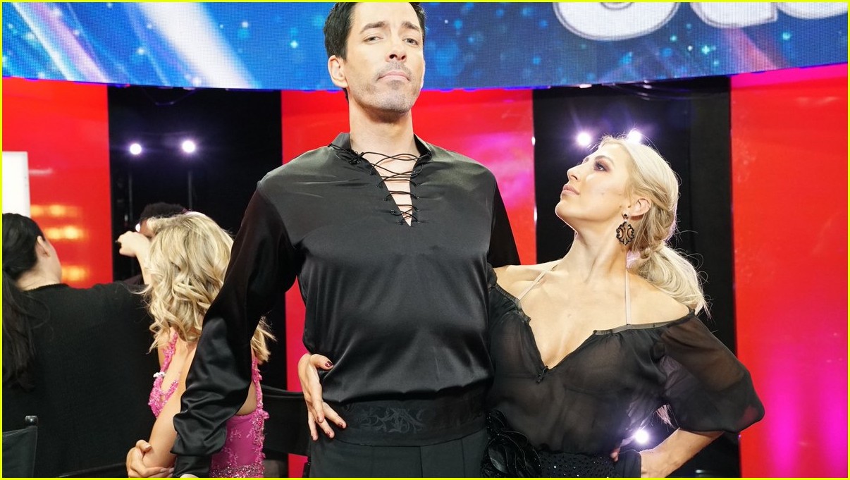 Drew Scott Earns His First Tens During 'DWTS' Finale (Video) Photo
