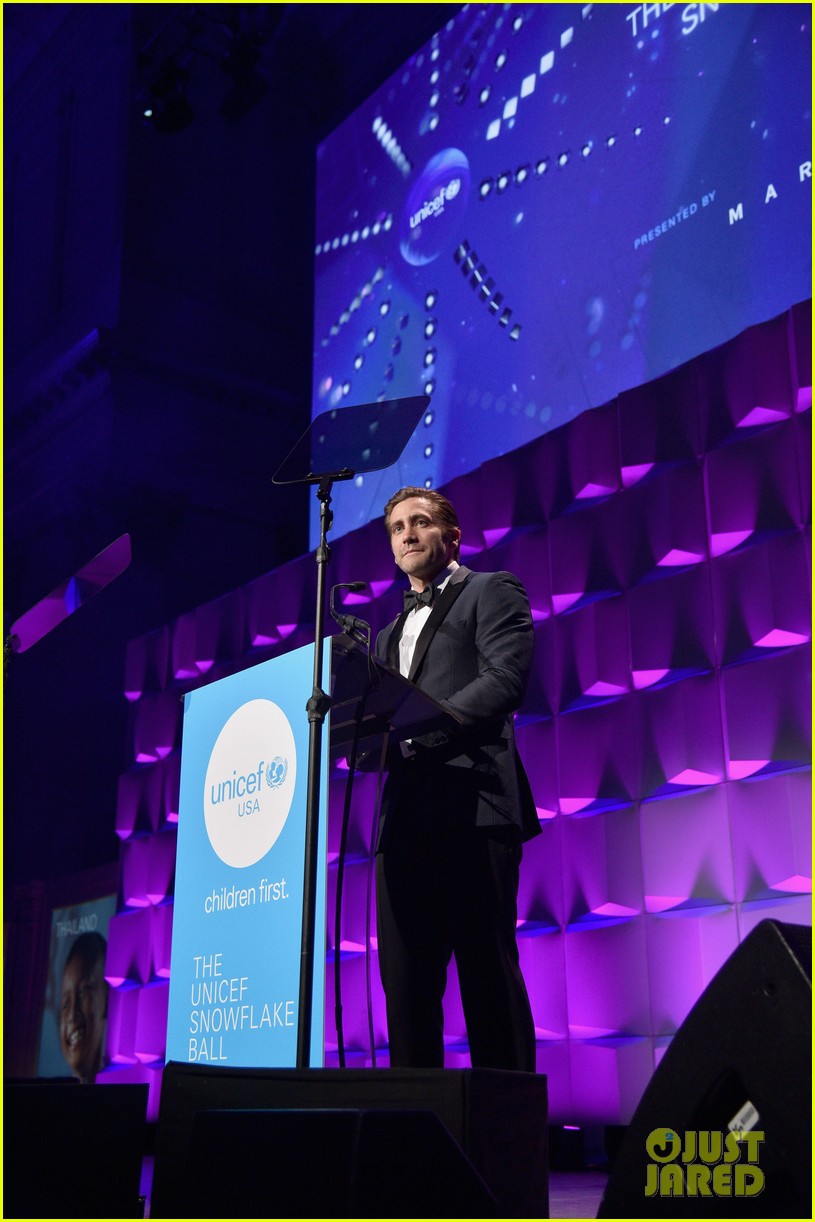 Jake Gyllenhaal Set To Play Art Critic In Netflix Film! Photo