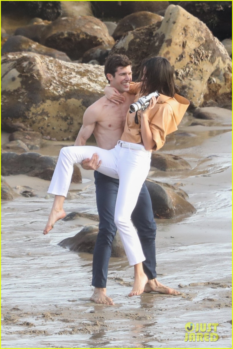 kendall jenner joins hot shirtless guy for beach photo shoot 08