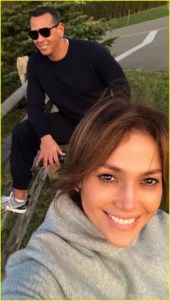 Jennifer Lopez & Alex Rodriguez Share Photos from Their Thanksgiving