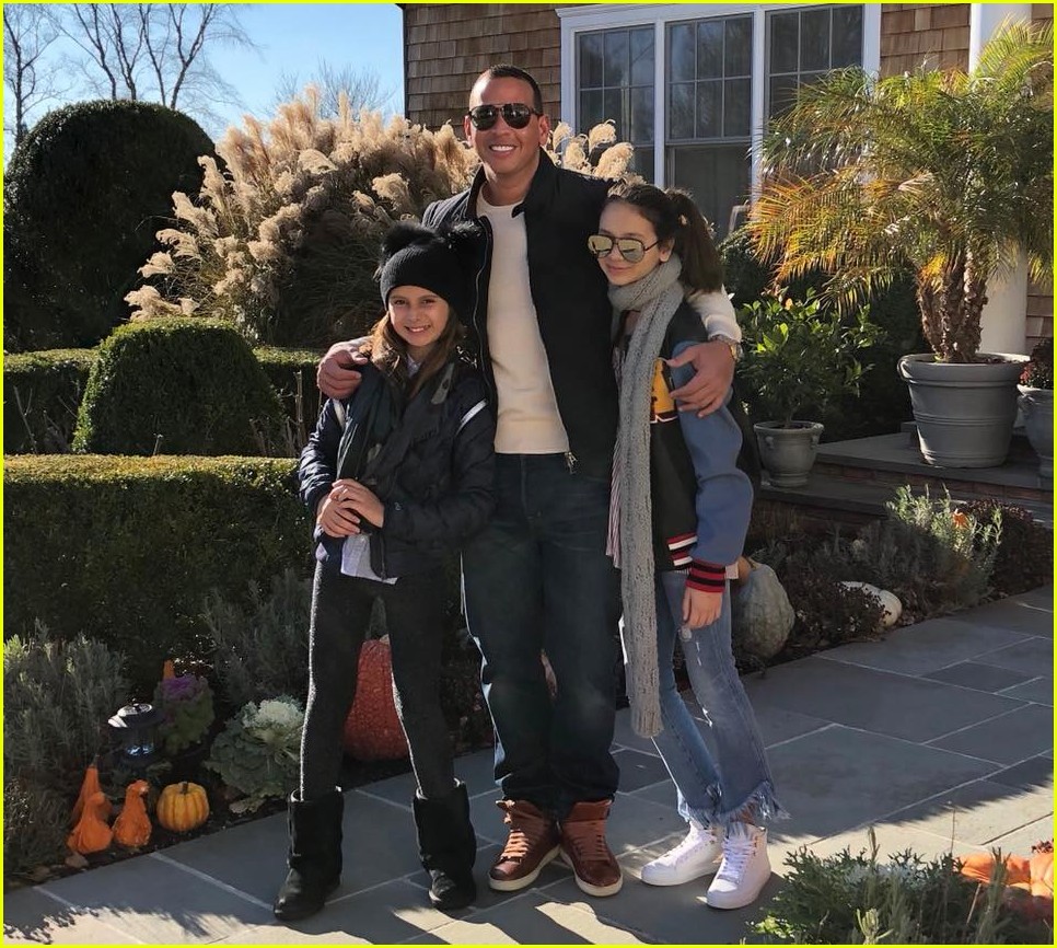 Jennifer Lopez & Alex Rodriguez Share Photos from Their Thanksgiving