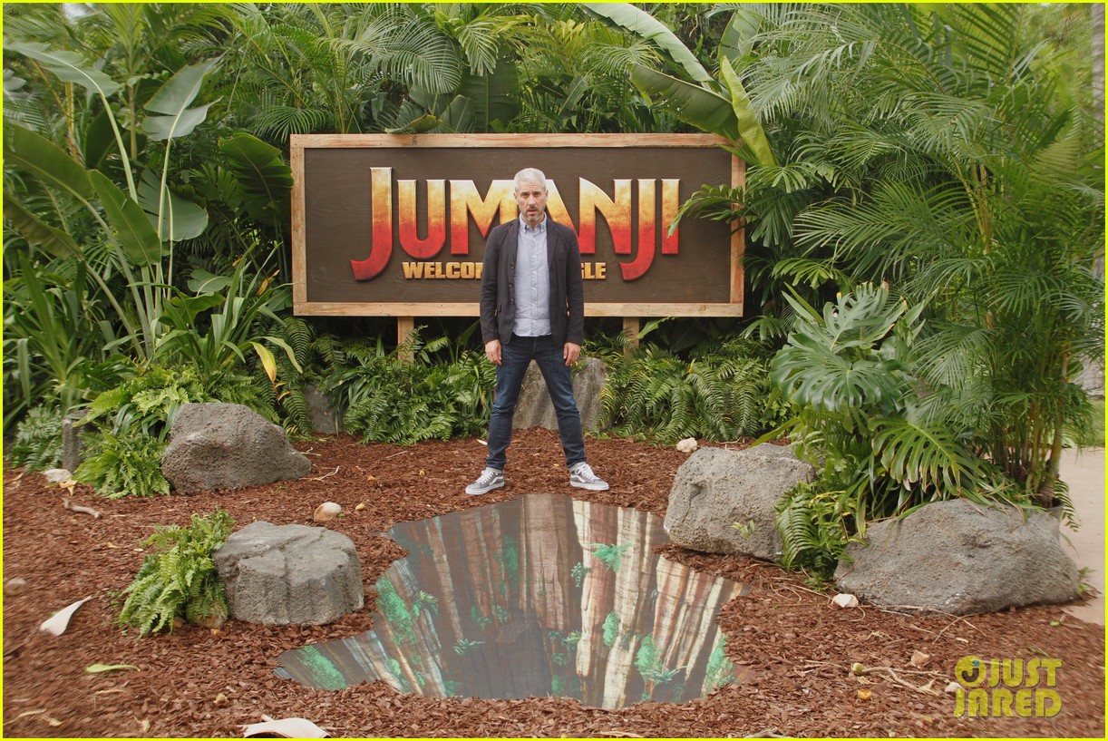 dwayne johnson nick jonas promote jumanji welcome to the jungle in hawaii 14