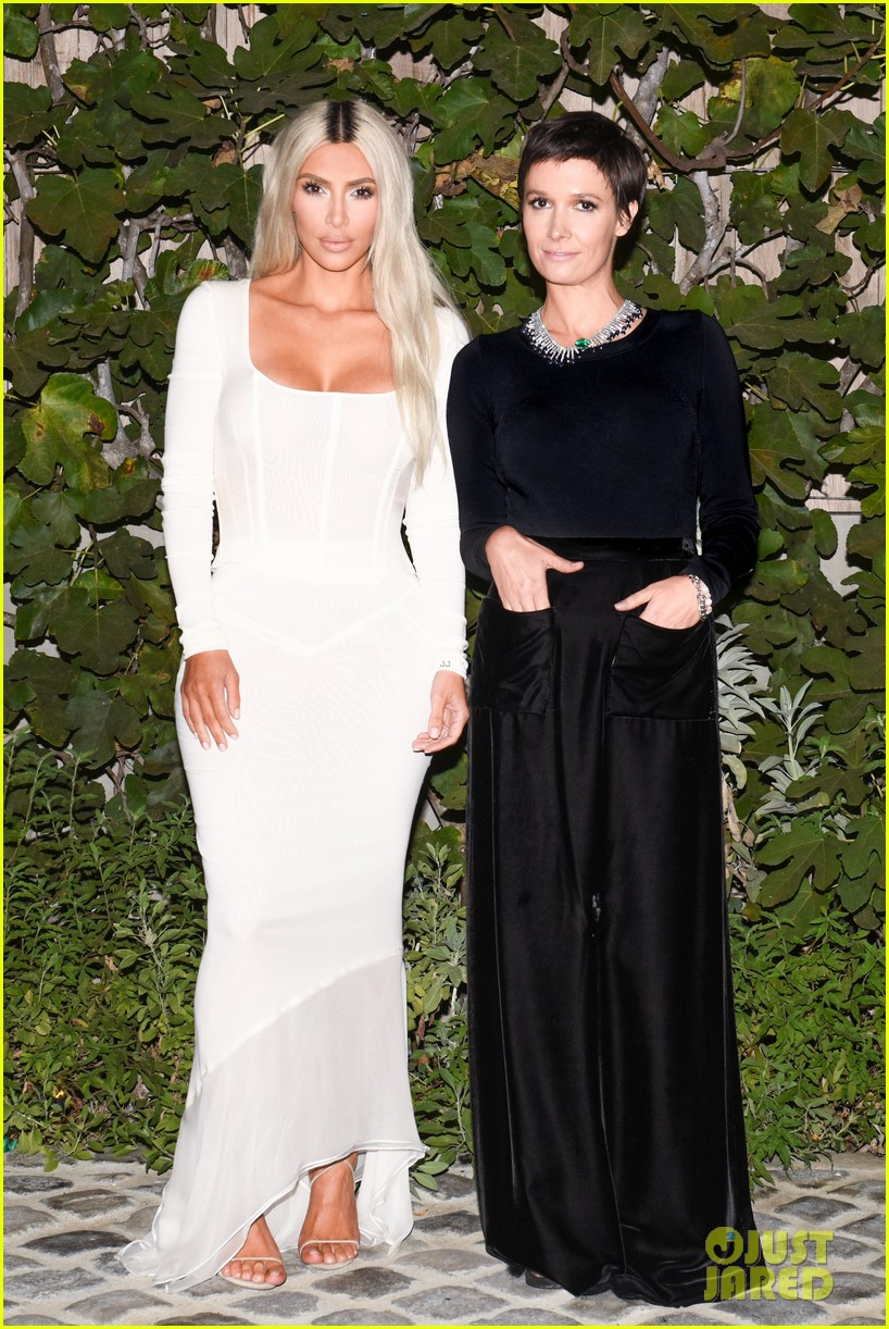 kim kardashian gets support from sister khloe mom kris jenner at kkw fragrance 18