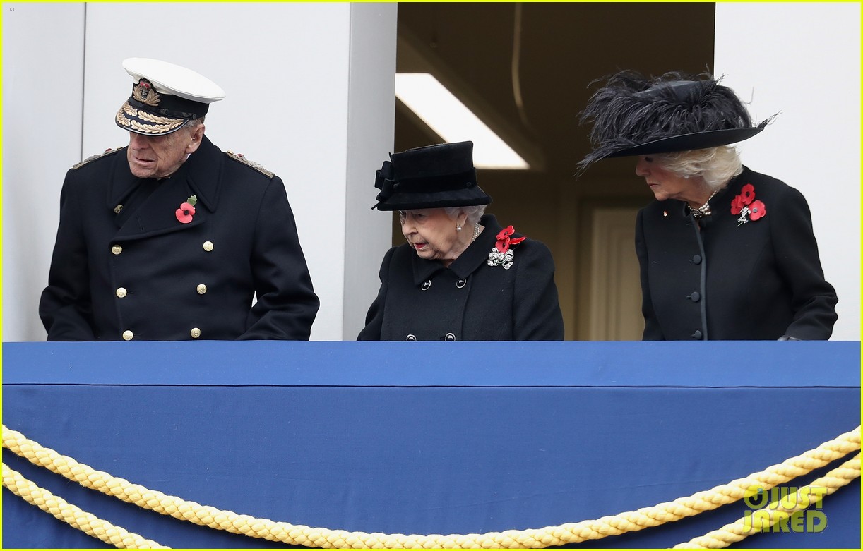 Kate Middleton & Royal Family Attend Remembrance Sunday Memorial Photo