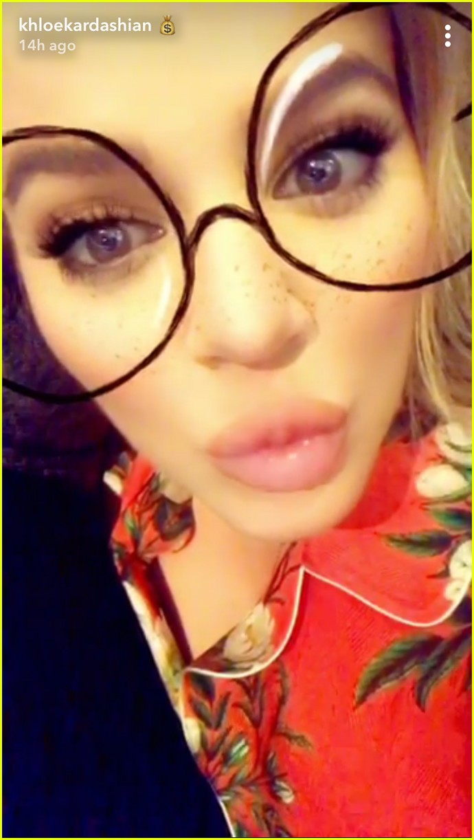 Pregnant Khloe Kardashian Made an Incredible Thanksgiving Meal for