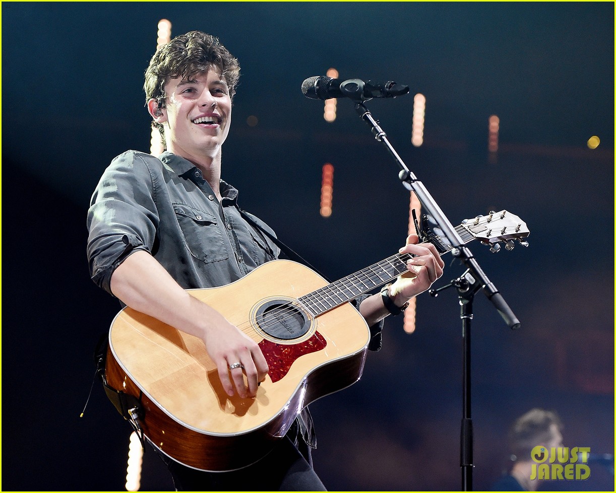 Shawn Mendes Reveals the Age He Lost His Virginity Photo 3992069