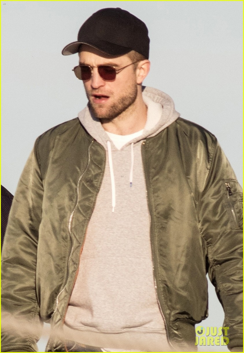robert pattinson spends the day sightseeing in greece 043991472