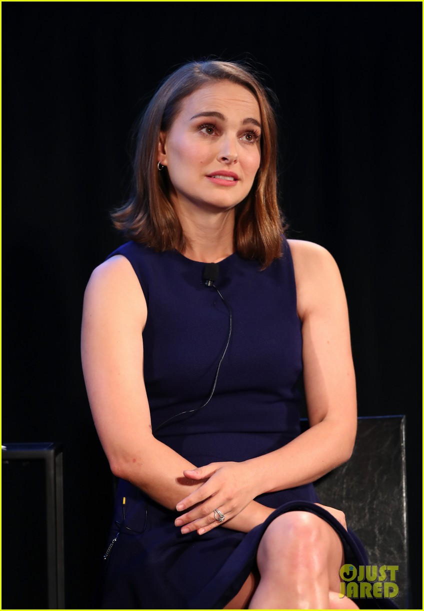 natalie portman expresses love for broad city at vulture festival such a great show 093990594