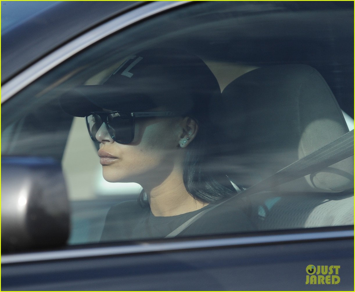 naya rivera steps out for the first time since arrest 033994691