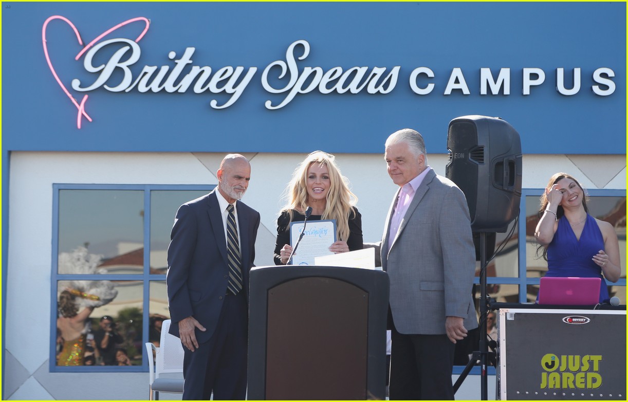 britney spears opens childrens cancer foundation campus in vegas 053982346