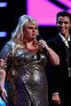 rebel wilson pitch perfect 3 co stars help honor harry styles at aria awards 01