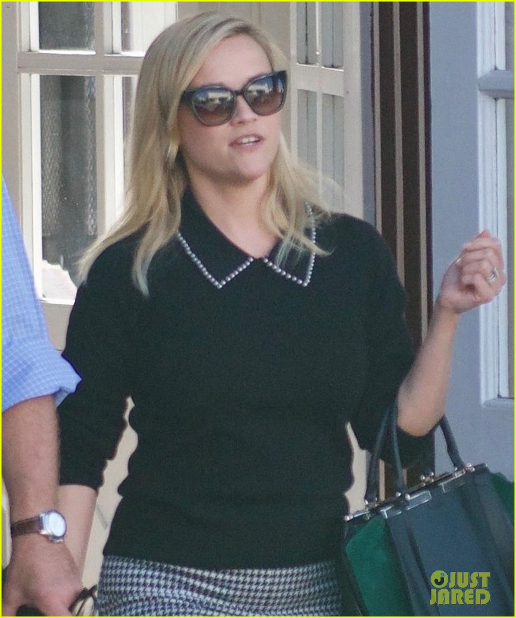 reese witherspoon reveals her book club pick for november 053984190