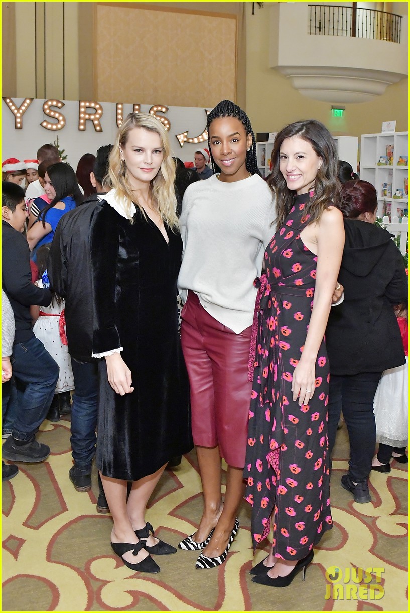 jessica alba kelly rowland michelle monaghan more celebrate at baby2baby holiday 17