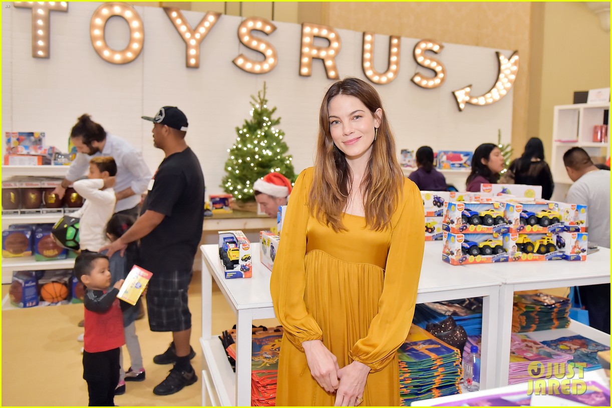 jessica alba kelly rowland michelle monaghan more celebrate at baby2baby holiday 404002565