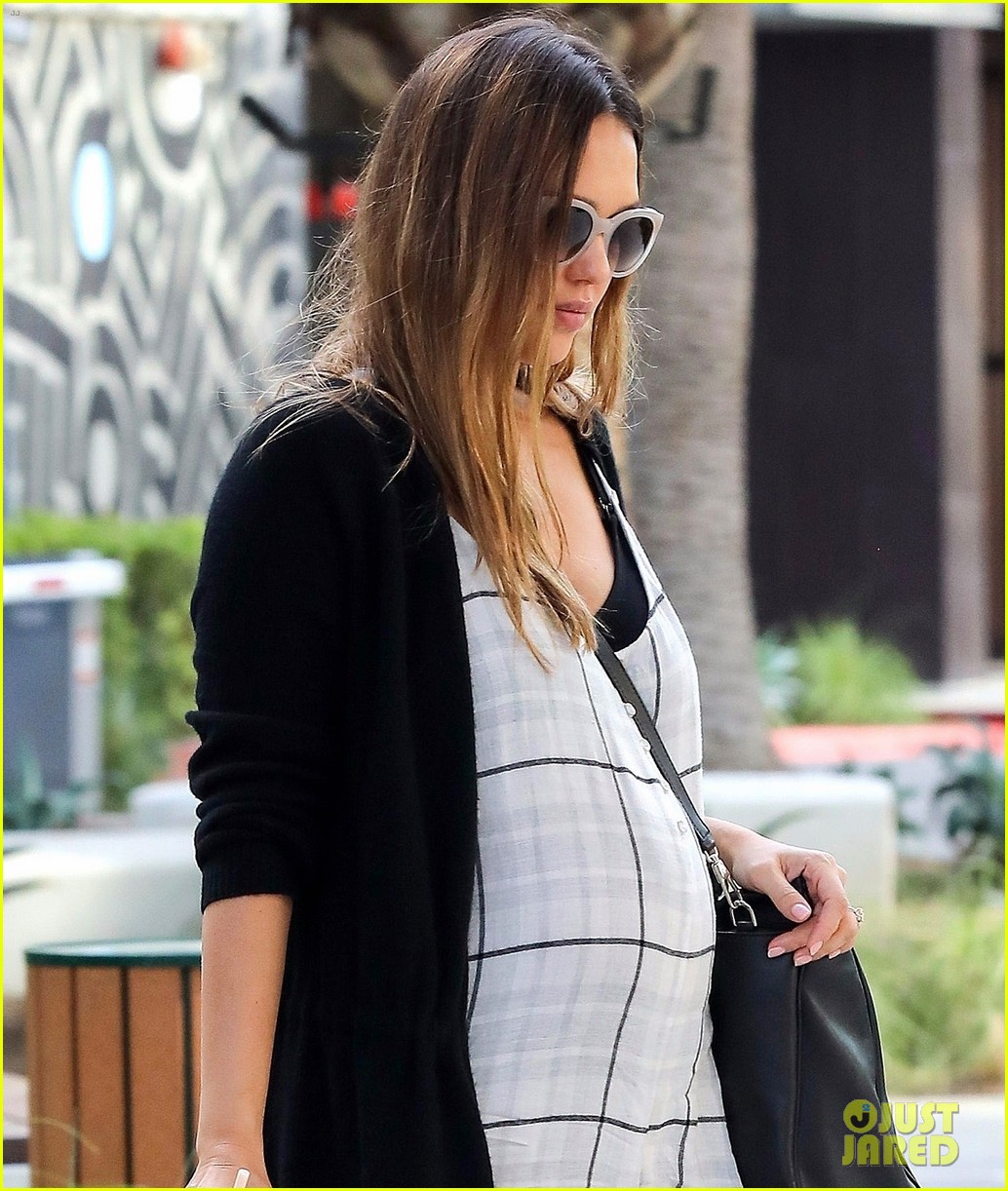 Jessica Alba's Husband Says She's 'So Beautiful' When She's Pregnant