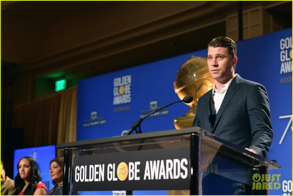kristen bell garrett hedlund more help announce golden globes 2018 nom 12