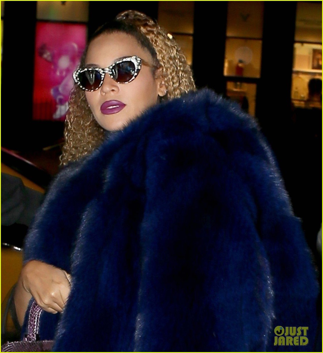 beyonce channels vintage hollywood glamour while celebrating jay zs 48th birthday2 02