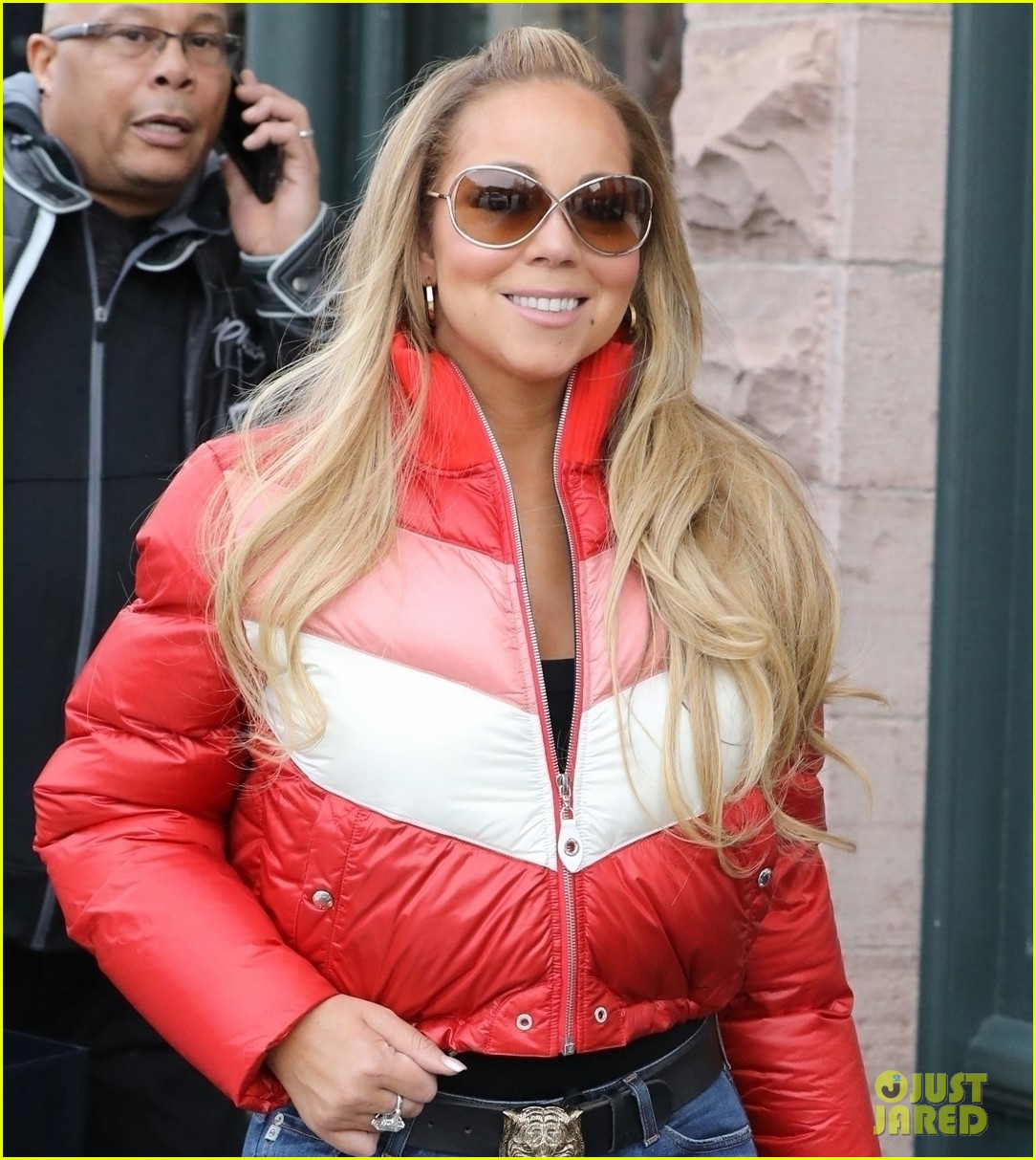 Mariah Carey Celebrates Christmas in Aspen with Her Kids! Photo