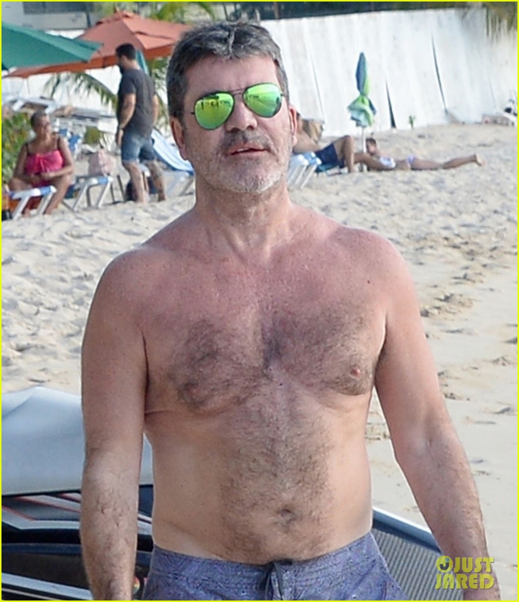 simon cowell goes shirtless at the beach with longtime love lauren silverman 06