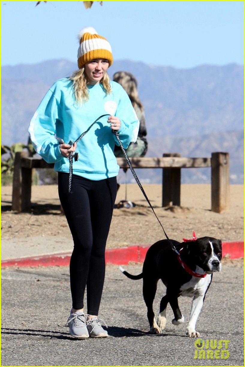 miley cyrus and pup mary jane step out for a hike in la 054002843