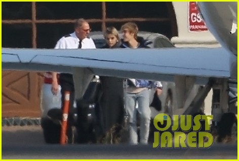 selena gomez justin bieber jet out of town together 134002215