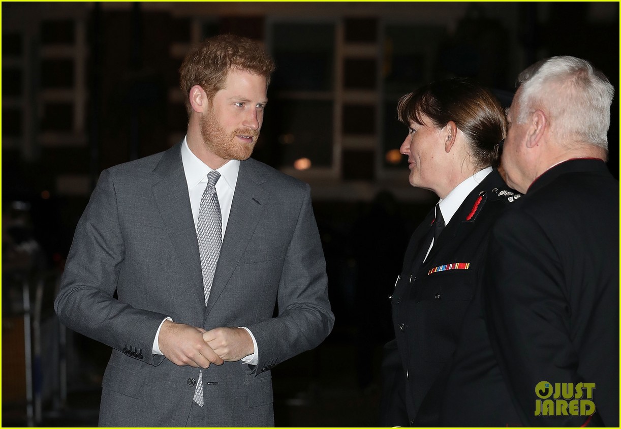 prince harry asks brother william to be his best man 083996898