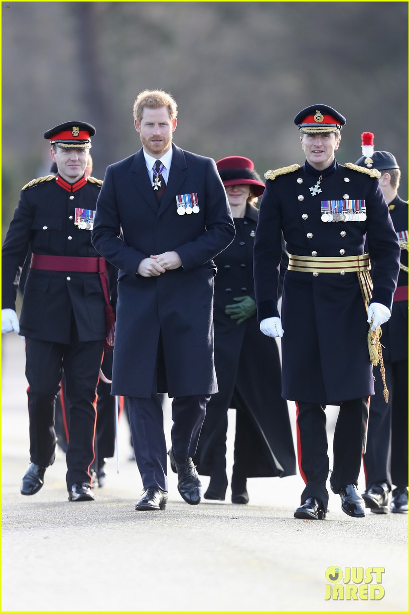 prince harry hands out honors at sovereigns parade 17