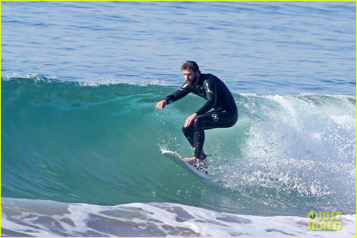liam hemsworth gets shirtless after surfing in malibu see pics 084001827