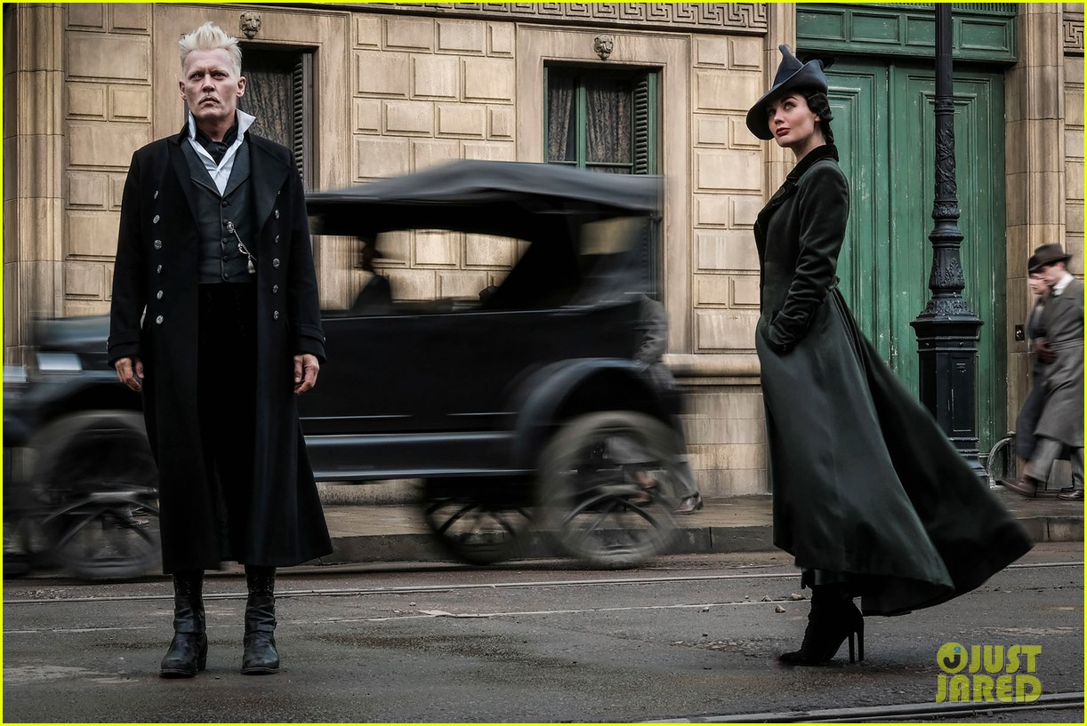 jude law johnny depp featured in new fantastic beasts the crimes of grindelwald images 064005621