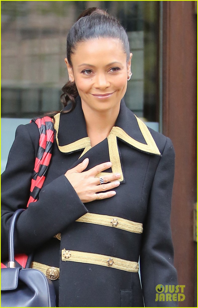 thandie newton cant stand being called a milf 02