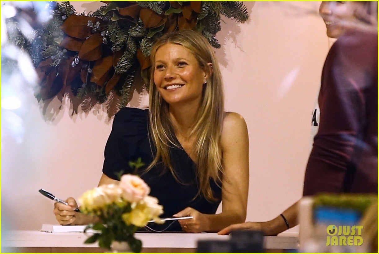 gwyneth paltrow signs books for fans in miami 034002137