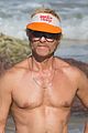 guy pearce bares hot body in new movie swinging safari 10