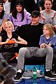 liev schreiber takes his sons to the knicks game 03