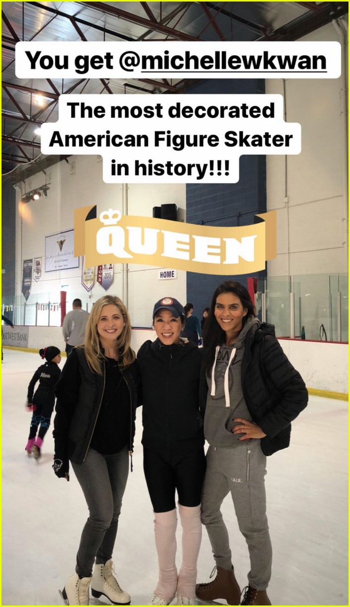 sarah michelle gellars daughter learns to ice skate from michelle kwan 084005808