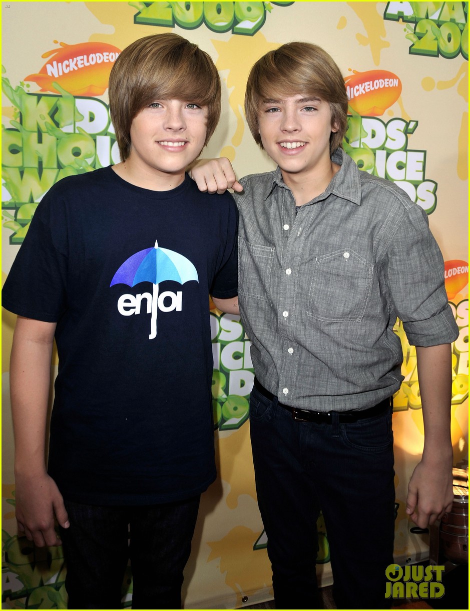 dylan sprouse cole sprouse photos 084005439