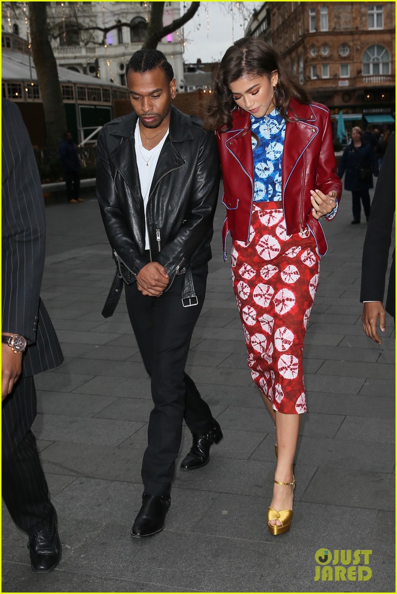 Zac Efron & Zendaya Kick Off 'Greatest Showman' Media Tour in London