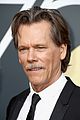 kevin bacon and wife kyra sedgwick share a smooch at golden globes 2018 02