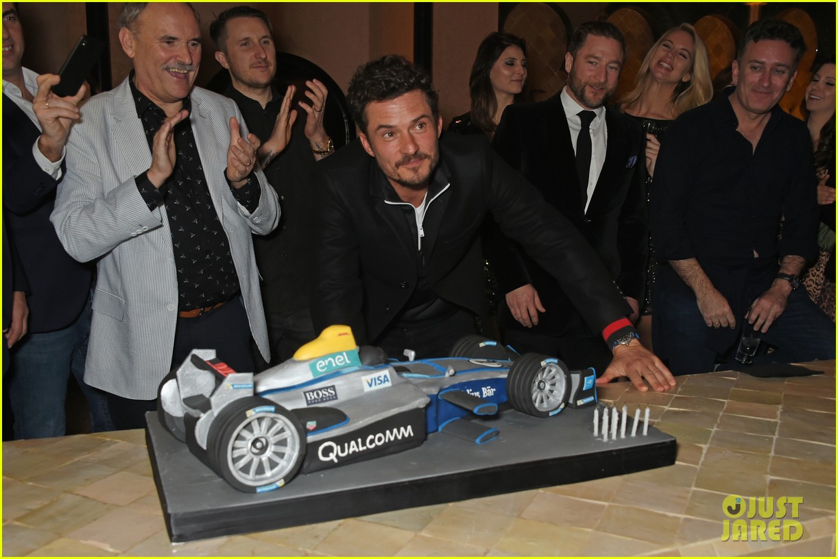 orlando bloom celebrates 41st birthday with racing in morocco 02