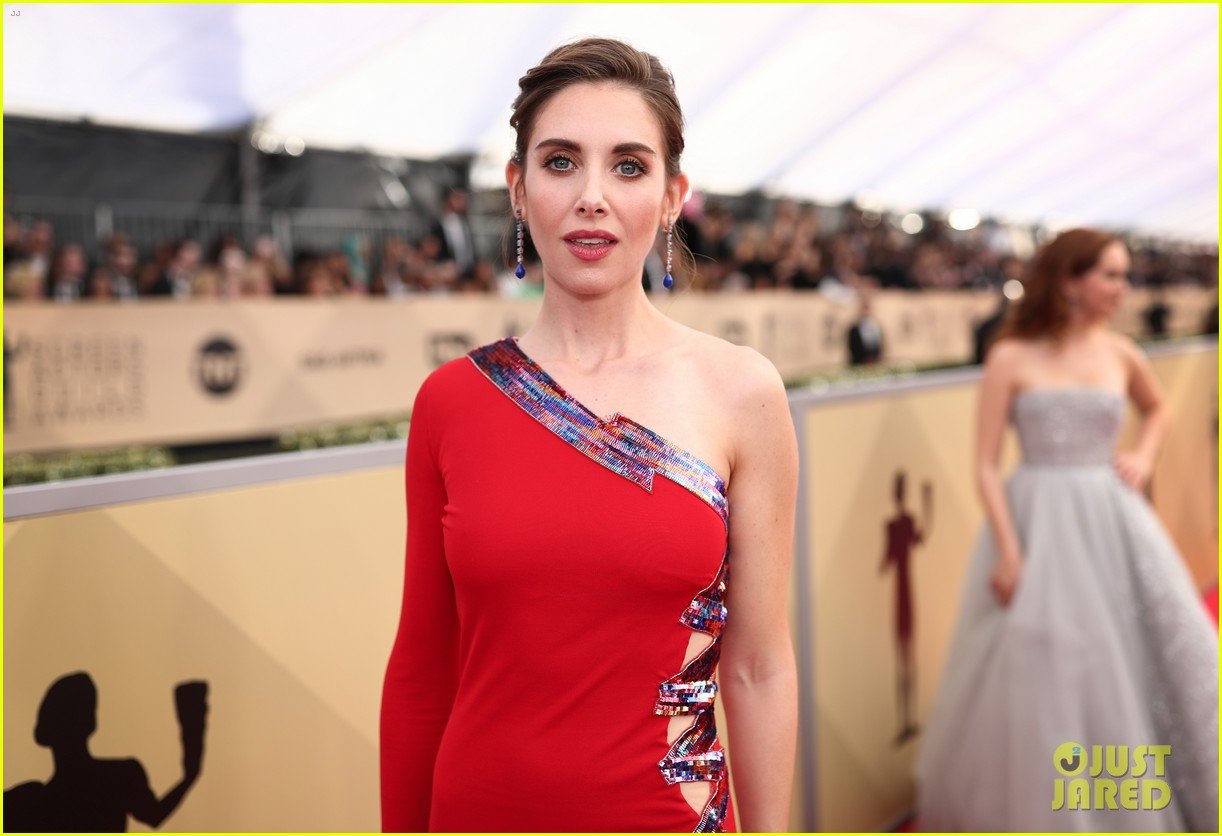 alison brie betty gilpin sag awards 2018 15