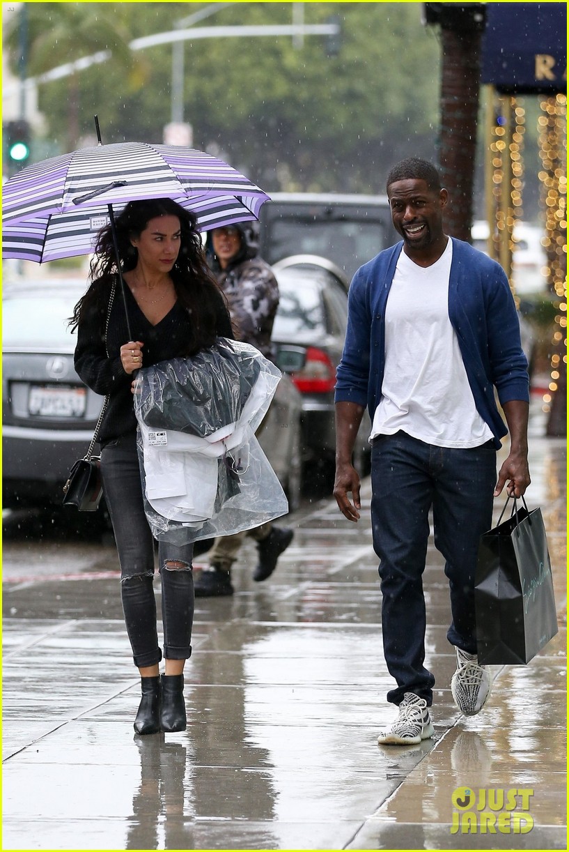 sterling k brown braves the rain in beverly hills 054012105