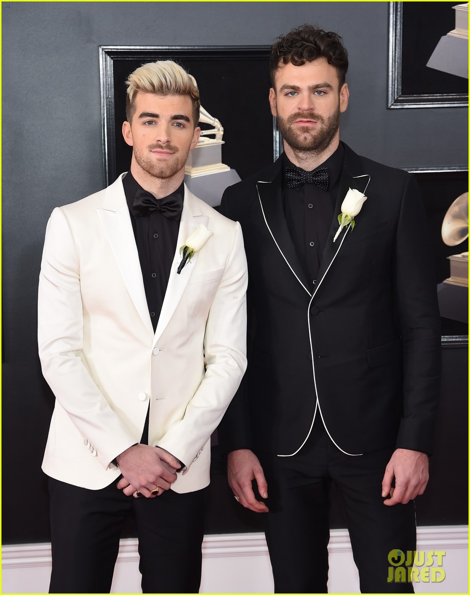 the chainsmokers grammys 2018 red carpet 014022619