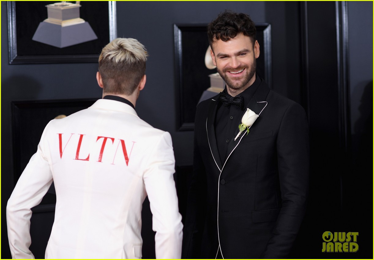 the chainsmokers grammys 2018 red carpet 02